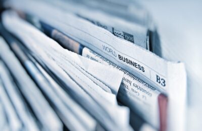 Journaux économiques pour illustrer la croissance française et les valeurs de rendement