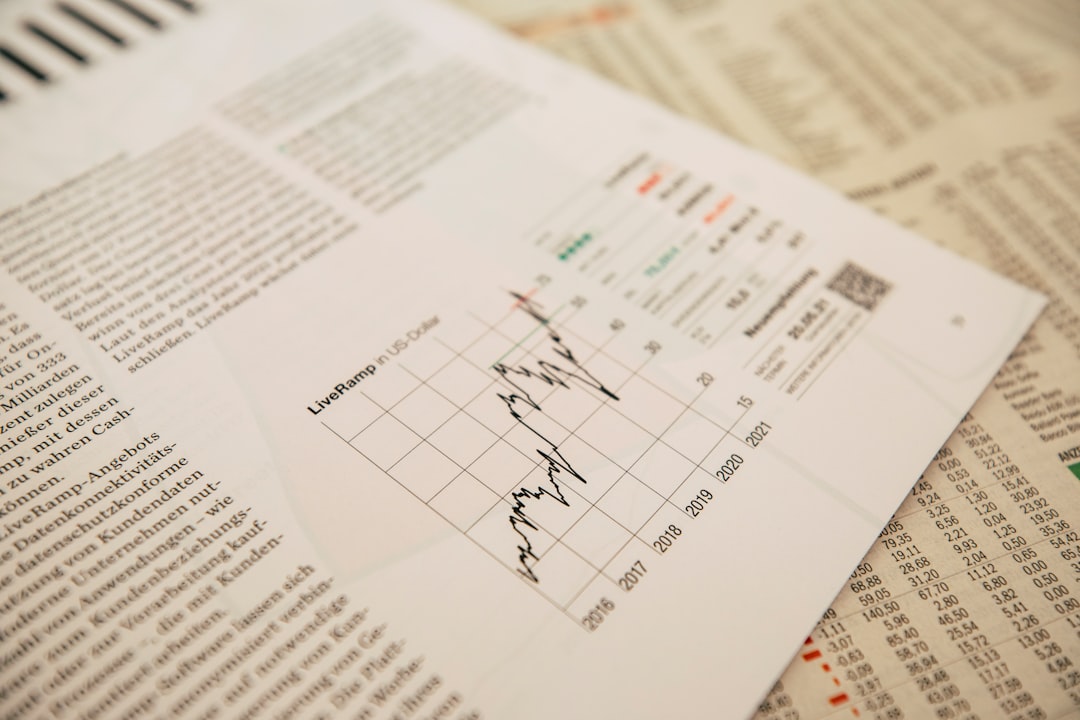 Journal économique et graphique boursier pour illustrer l’inflation en zone euro et les marchés financiers